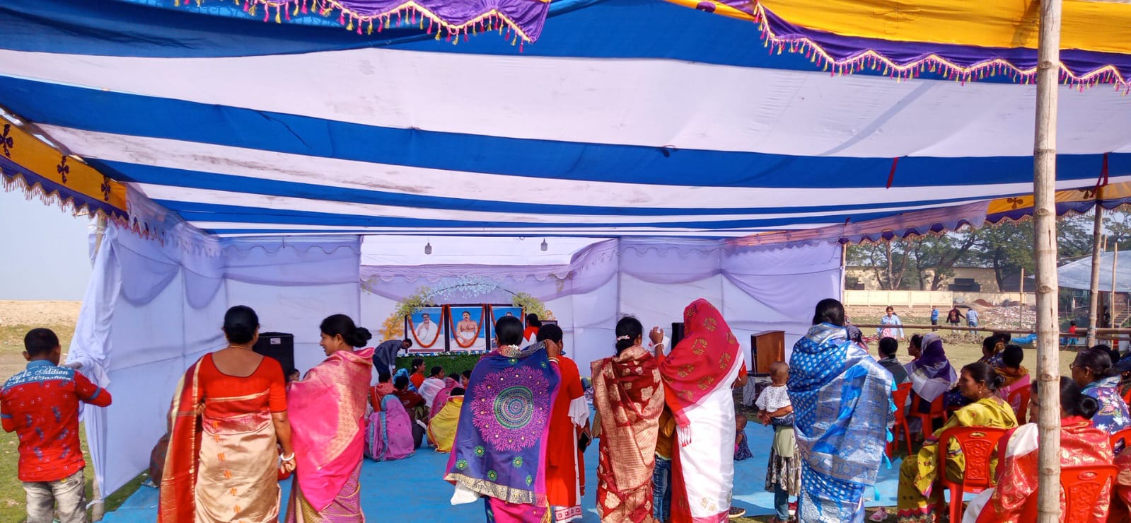 মধ্যনগরে ঠাকুর অনুকূল চন্দ্রের বনভোজন উৎসব 