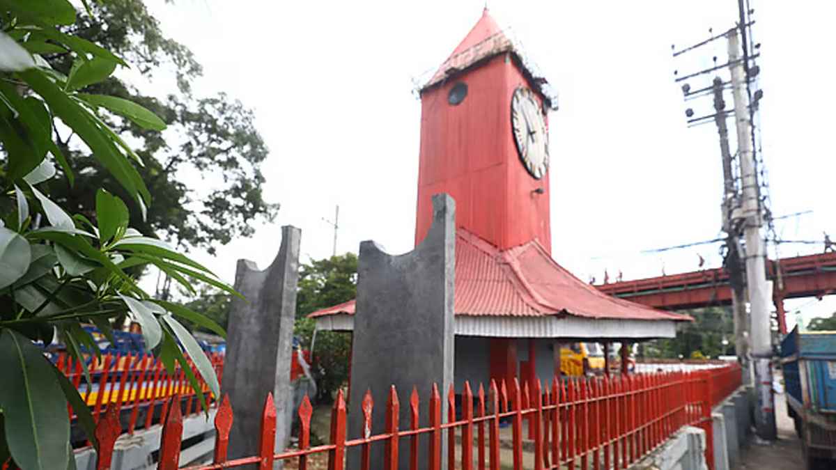 ঘড়ি ঘরের সামনে জুলাই স্মৃতিফলক নির্মাণ কাজ স্থগিত