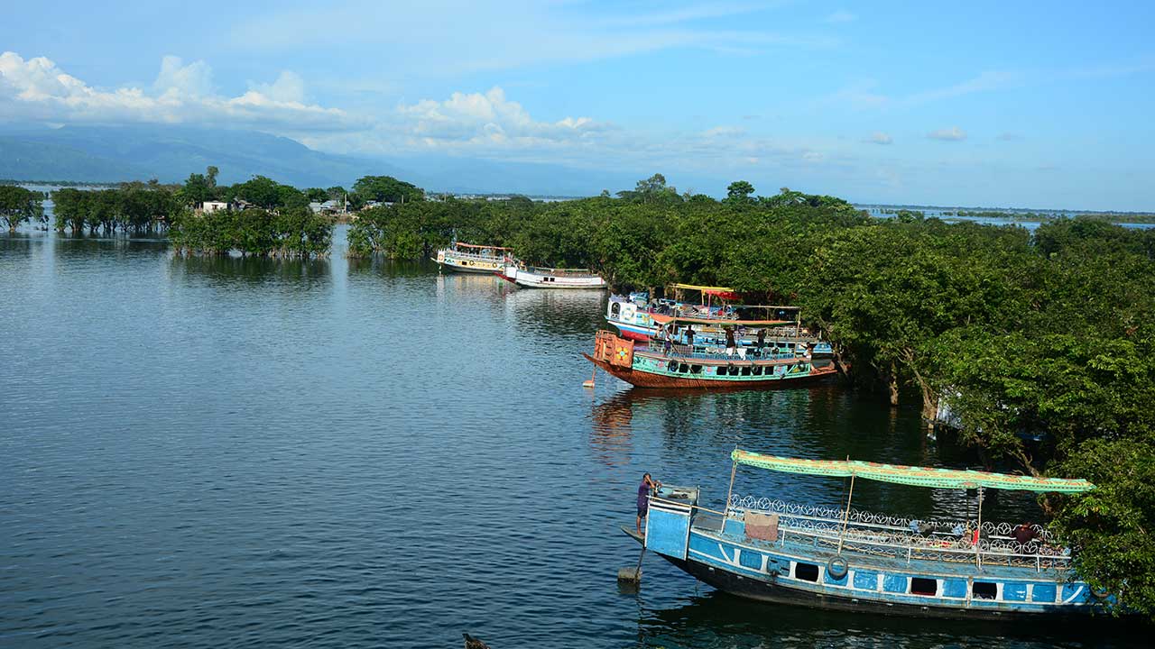 টাঙ্গুয়ার হাওরে হাউজবোটে গান-বাজনা নিষিদ্ধ