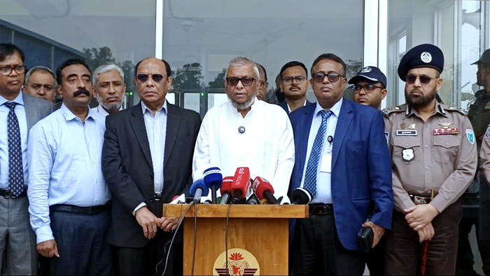 মধ্যপ্রাচ্যের যুদ্ধে চার প্রবাসী নিহত, আহত ১০: প্রবাসীকল্যাণ মন্ত্রী