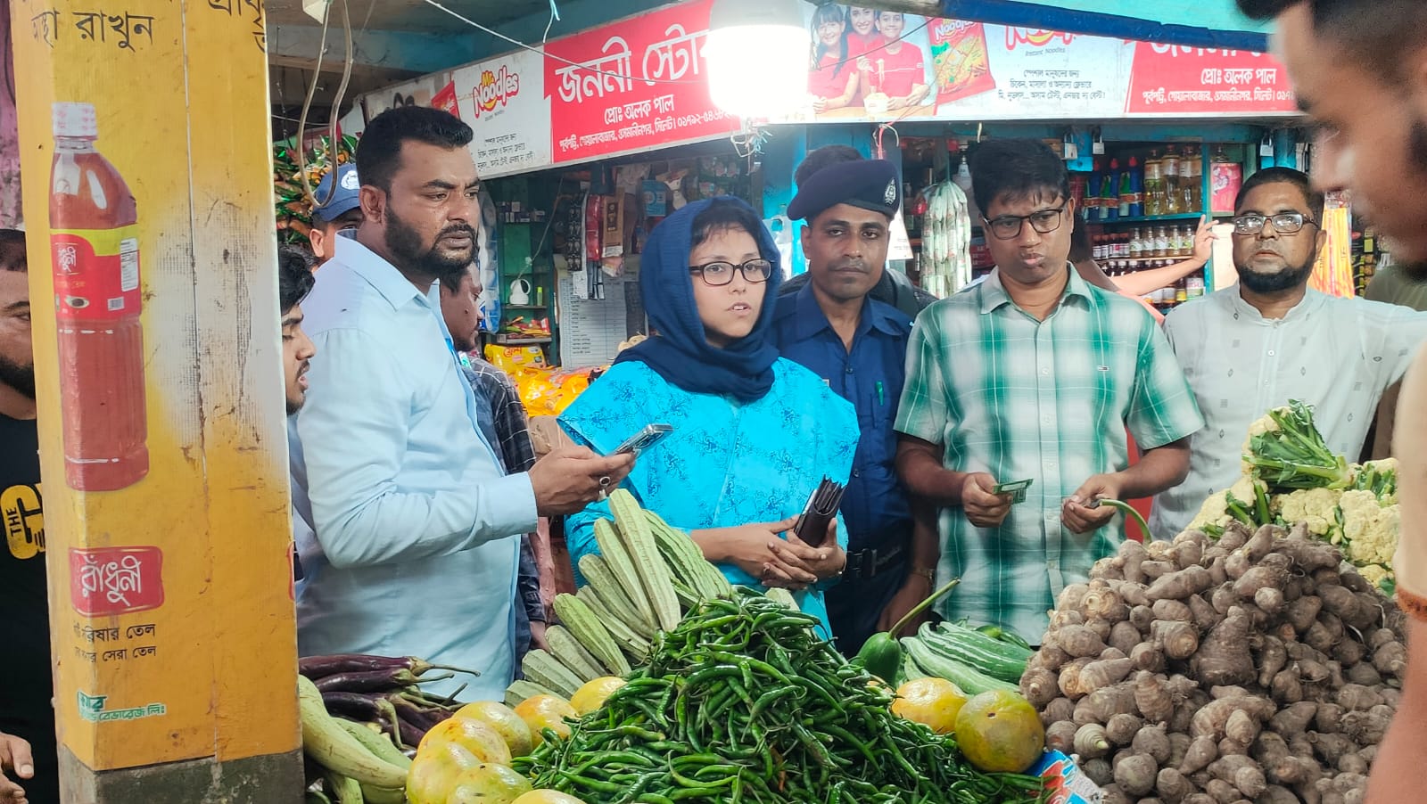 ওসমানীনগরে অতিরিক্ত মুনাফার বিরুদ্ধে প্রশাসনের ভ্রাম্যমান আদালত, জরিমানা