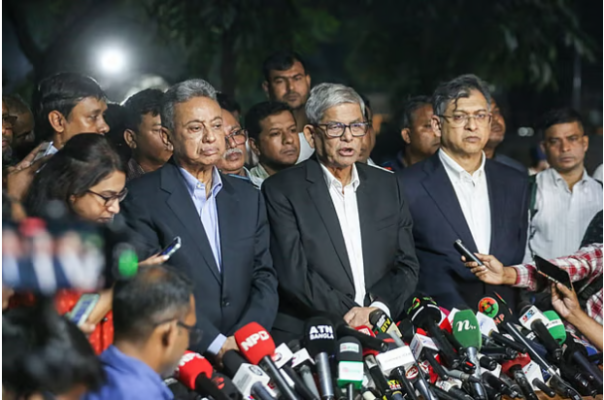 অন্তর্বর্তী সরকারকে এখন তত্ত্বাবধায়কের ভূমিকায় যেতে হবে : মির্জা ফখরুল