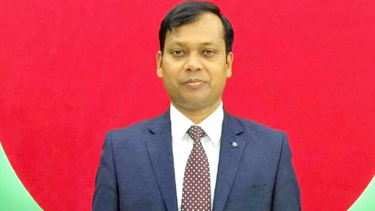 জরিমানা করা হয়েছিল সারোয়ারকে, নিজের পছন্দের এডিসিকে দিতে চেয়েছিলেন দায়িত্ব