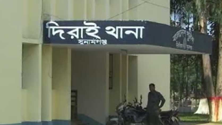 দিরাইয়ে নিয়ন্ত্রণ হারিয়ে ট্রাক গাছে আছড়ে পড়ে, নিহত ১