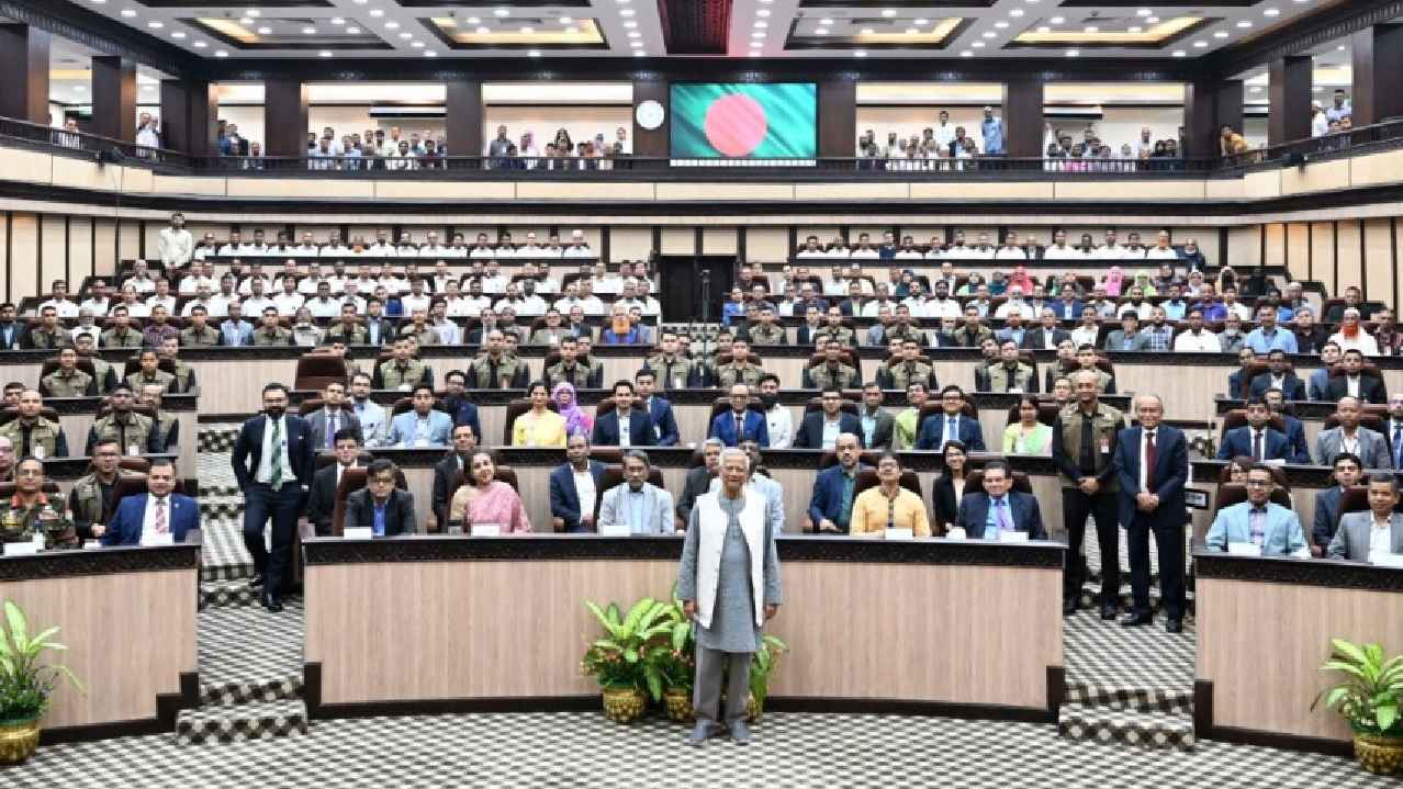 ভেঙে গেল অন্তর্বর্তী সরকার