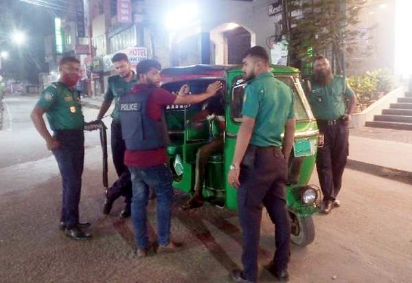 নগরীতে ৩২ ঘণ্টায় ৬৭ জন গ্রেপ্তার