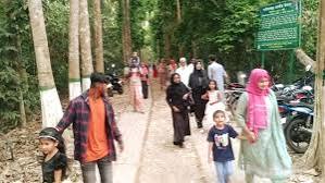 পর্যটকদের পদচারণায় মূখর মৌলভীবাজার