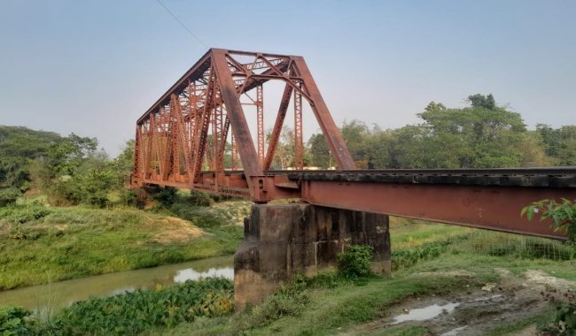 এক সেতুর অভাবে দুর্ভোগে তিন ইউনিয়নবাসী