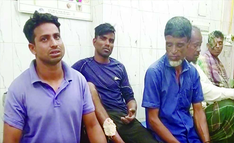 বাহুবলে দু&rsquo;পক্ষের সংঘর্ষে আহত ৩৫