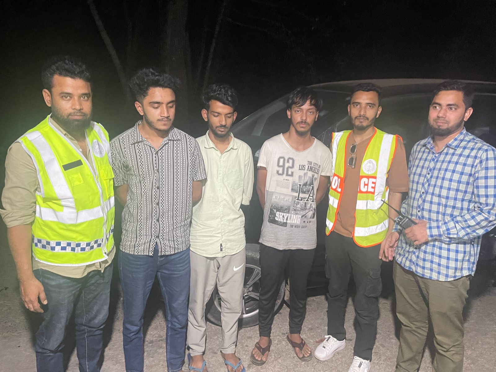 চৌকিদেখী পেট্রোল পাম্প কর্মচারীকে ছুরিকাঘাত: তিন যুবক গ্রেফতার