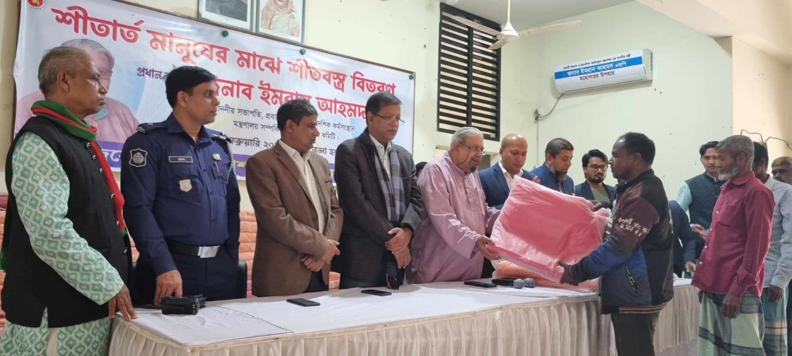 আ.লীগ সরকার সাধারণ মানুষের পাশে আছে : ইমরান আহমদ এমপি