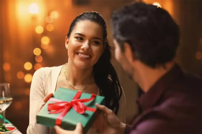 নারী দিবসে উপহার হোক বৈচিত্র্যময়, তালিকায় যা রাখতে পারেন