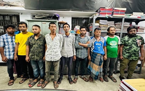খোজারখলা থেকে ৯ জুয়াড়ি আটক