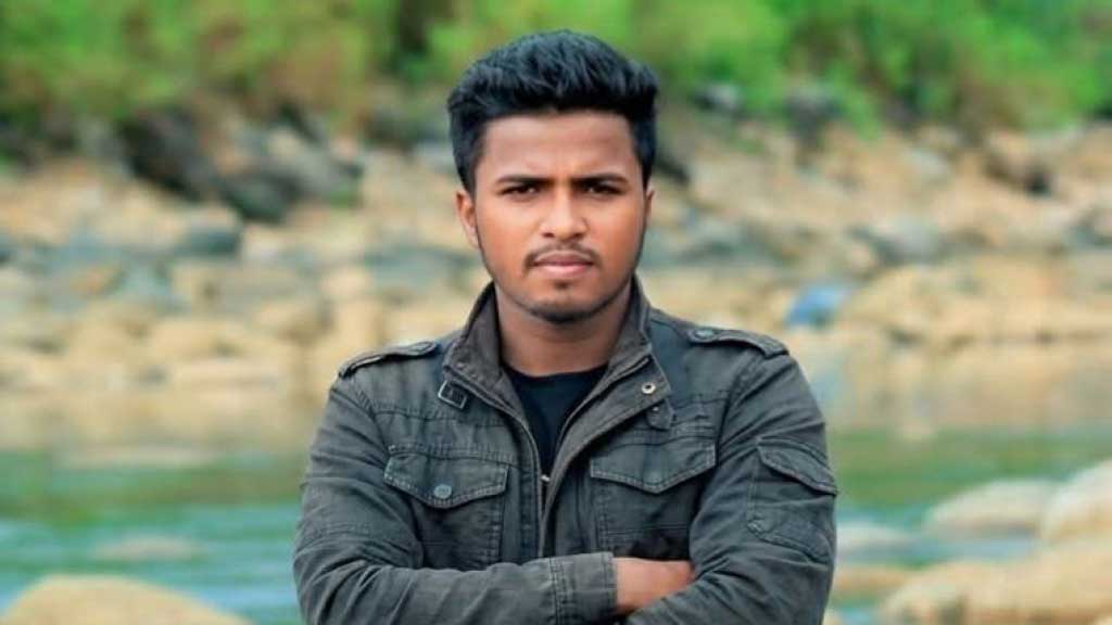 কোম্পানীগঞ্জে সাদাপাথর বোঝাই ট্রাক্টর উল্টে নিহত ১