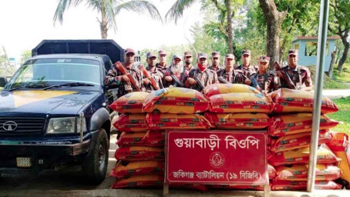 সিলেট সীমান্তে বিপুল পরিমাণ ভারতীয় চোরাই পণ্য জব্দ