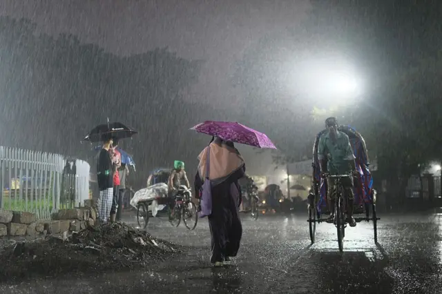 কিছু সময়ের রোদ, এরপরই ফের ভারী বৃষ্টির পূর্বাভাস সিলেটে