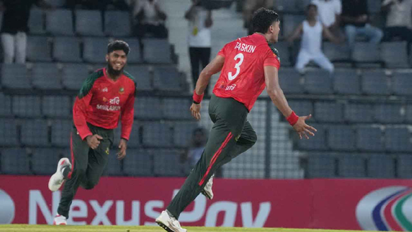 আবারও প্রথম বলে তাসকিনের উইকেট