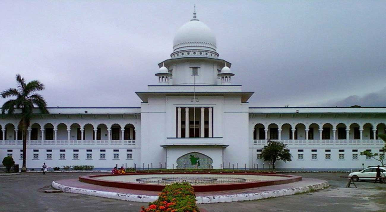 বিচার বিভাগ নিয়ে ফেসবুকে পোস্ট, ২৮ বিচারককে শোকজ