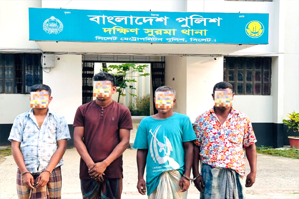 লালাবাজার থেকে ডিবির অভিযানে ৪ জয়াড়ি গ্রেফতার