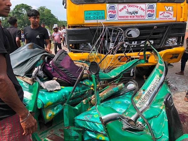 ওসমানীনগরে সড়ক দুর্ঘটনায় একই পরিবারের তিনজনসহ নিহত ৪