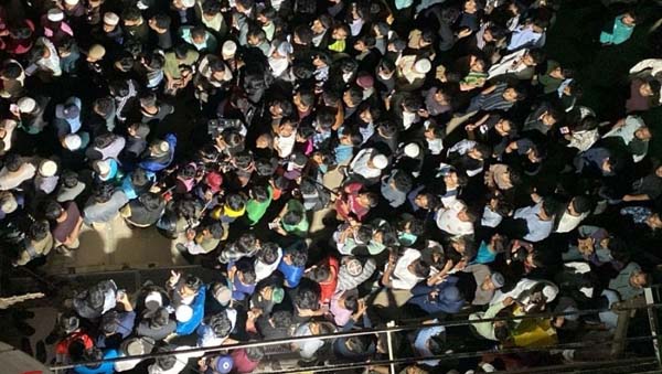 শাহজালাল (র.) এর মাজার প্রাঙ্গণে আগে কেউ এরকম করেন নি!