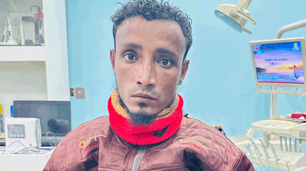অনাহারে ছাত্র-আন্দোলনে গুলিবিদ্ধ সবজি বিক্রেতা রায়হানের স্ত্রী-সন্তানরা