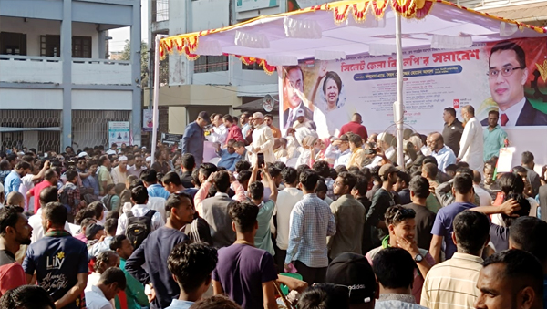 ঐতিহাসিক রেজিস্ট্রারি মাঠে জড়ো হচ্ছেন বিএনপির নেতাকর্মীরা