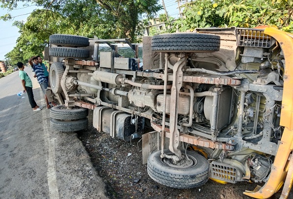 দক্ষিণ সুরমায় ট্রাকের চাপায় বৃদ্ধ নিহত