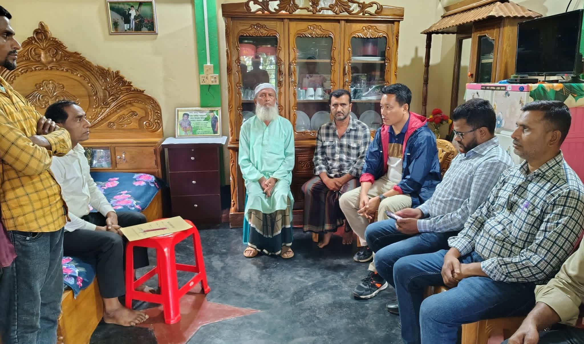 ভূমধ্যসাগরে প্রাণ হারানো ফাহিমের বাড়িতে দোয়ারাবাজার'র ইউএনও