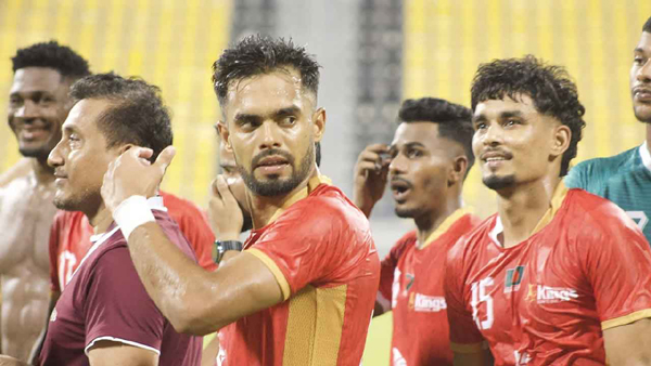 চ্যালেঞ্জ লিগে সাবেক ইপিএল ফুটবলারের বিপক্ষে খেলতে হবে সাদ-তপুদের