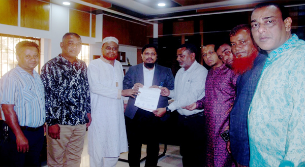 সিলেটে ব্যবসায়ী দলের স্মারকলিপি: দ্রব্যমূল্য নিয়ন্ত্রণ ও হকার মুক্ত নগরী দাবি