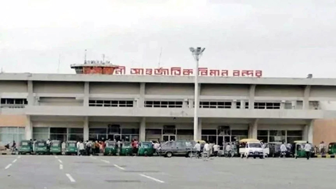বিমানবন্দর থেকে আনোয়ারুজ্জামানের ঘনিষ্ট সহচর নুর আটক