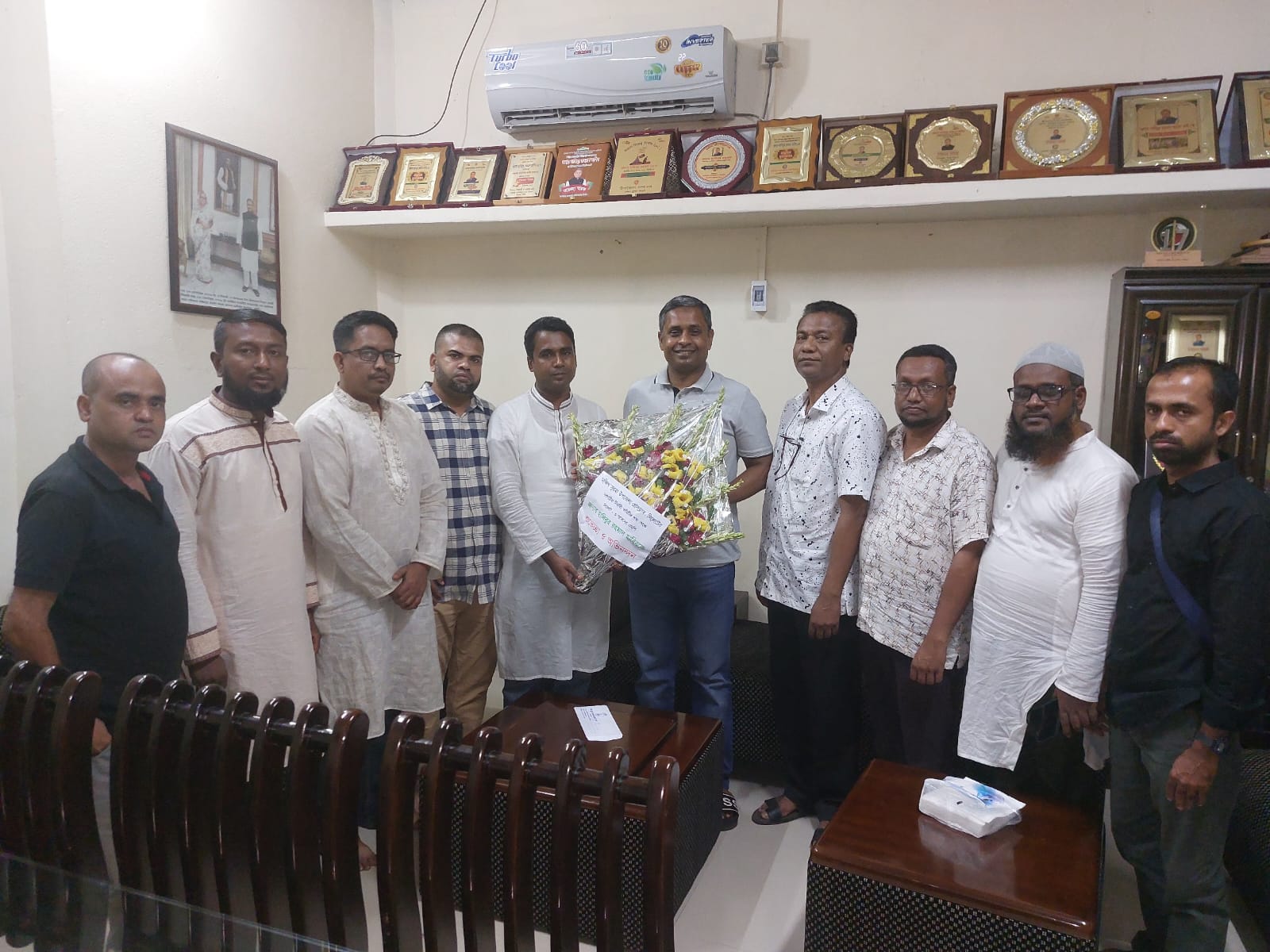 এমপি হাবিবের সাথে দক্ষিণ সুরমা উপজেলা প্রেসক্লাব নেতৃবৃন্দের সাক্ষাত