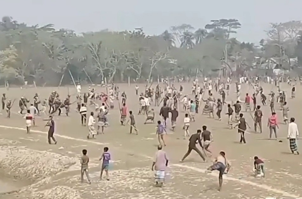 শান্তিগঞ্জে শিরনি নিয়ে সংঘর্ষ, অর্ধশতাধিক আহত