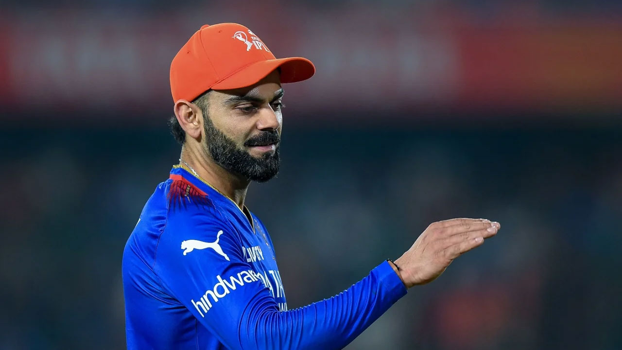 স্ট্রাইক রেট নিয়ে ভাবেন না কোহলি, দলের জন্যই খেলেন