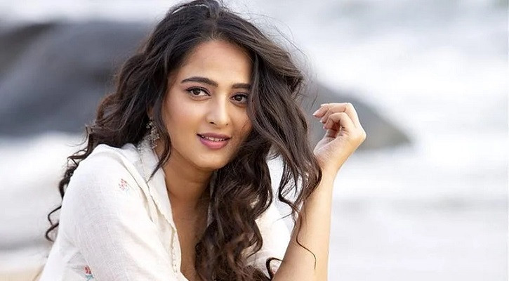 বিয়ের খবরে ক্ষুব্ধ অনুশকা