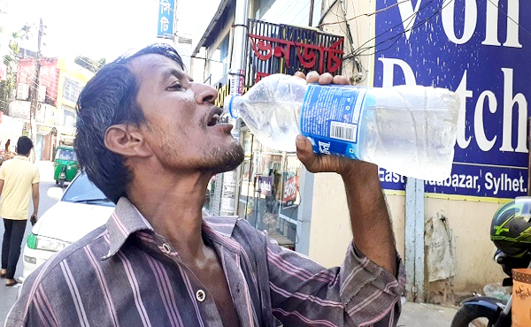 সিলেটে প্রতিদিনই রেকর্ড ছাড়াচ্ছে তাপমাত্রা