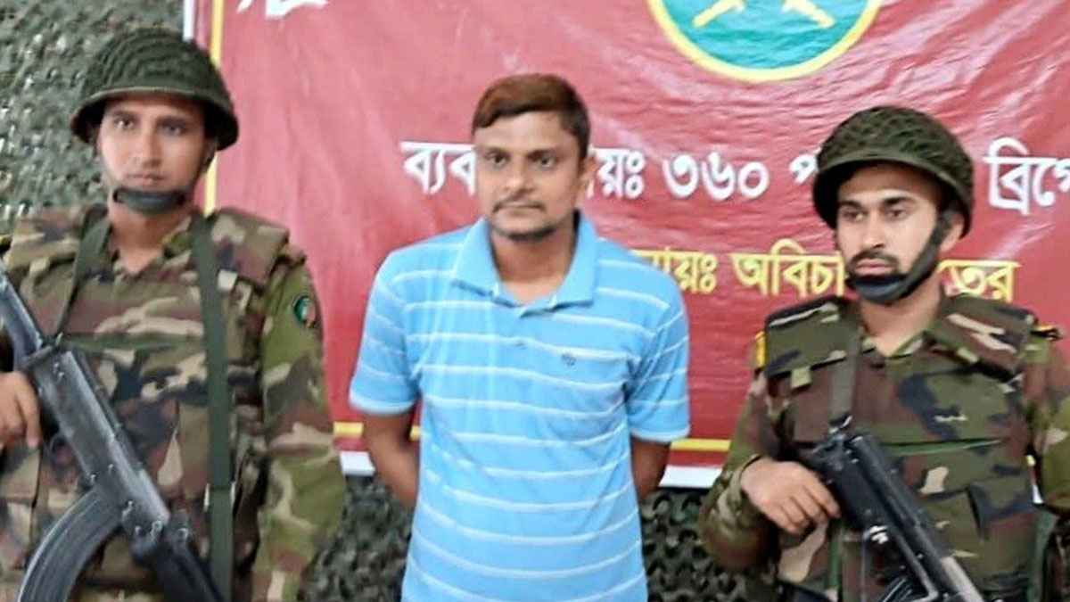তাঁতী লীগ নেতা মহিবুর আলম জীবন সেনাবাহিনীর হাতে গ্রেফতার