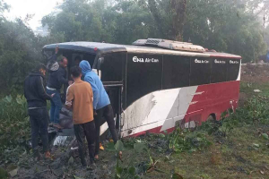 সুনামগঞ্জে বাস-ট্রাক সংঘর্ষে ট্রাক চালক নিহত