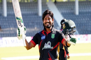 বিজয়ের সেঞ্চুরিতে ঢাকাকে বড় লক্ষ্য খুলনার