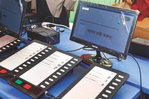 অর্ধেক ইভিএম নষ্ট, মেরামতেই প্রয়োজন ১২শ কোটি টাকা