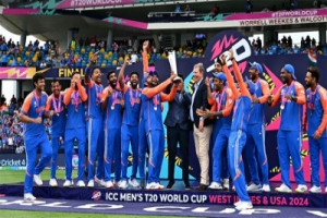রোমাঞ্চ শেষে বিশ্বকাপ চ্যাম্পিয়ন ভারত