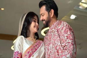 ‘আমার সুরে নাচের মুদ্রায়, সেই তুমি কে?’
