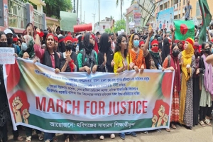 হবিগঞ্জে সড়ক অবরোধ করে শিক্ষার্থীদের কর্মসূচী