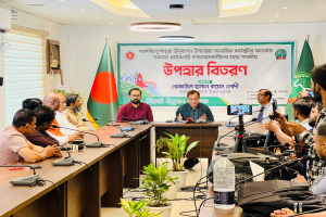 শারদীয় দুর্গাপূজা উপলক্ষে সিউকের সামাজিক কর্মসূচির আওতায় সনাতন ধর্মাবলম্বী গণমাধ্যমকর্মীদের উপহার প্রদান