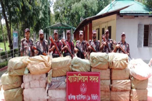 জৈন্তাপুর-কানাইঘাট সীমান্তে ৭৮ লাখ টাকার চোরাচালানি পণ্য জব্দ