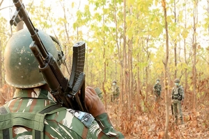 ভারতের ছত্তিশগড়ে তুমুল সংঘর্ষ, নিহত ২৭
