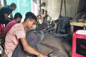 জগন্নাথপুরে ব্যস্ততা বেড়েছে কামার পল্লীতে