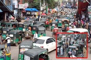 নগরীতে যানজট নিরসনে কঠোর অবস্থানে প্রশাসন