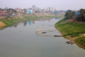 সংকুচিত হচ্ছে সুরমা, হারাচ্ছে স্বাভাবিক রূপ